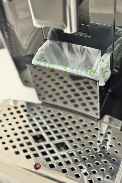 ZACC/KO lebomló zacskóval ellátott zacctartály kávéfőző gépben